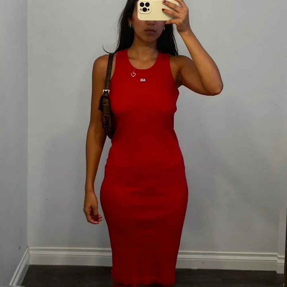 dresses - Picture 3 of 5
